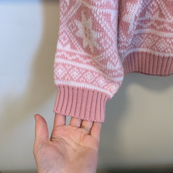 NWOT | Women’s patterned sweater — medium - Picture 2 of 4